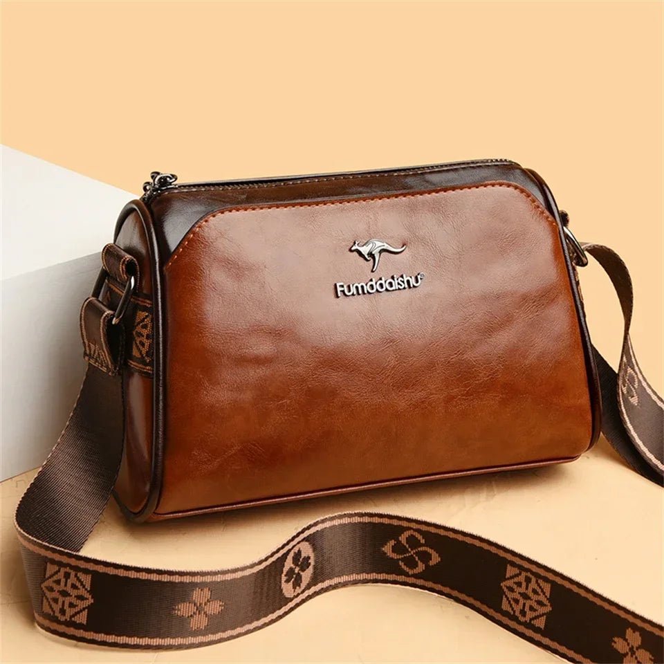 bolsa-feminina-em-couro-genuino-chloe-louise-9952040 - Kabani