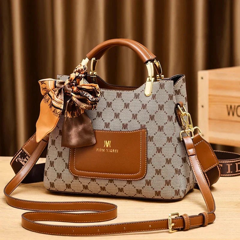 bolsa-feminina-em-couro-genuino-kelly-mili-7271573 - Kabani
