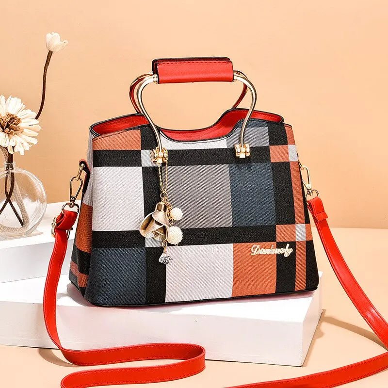 bolsa-feminina-xadrez-em-couro-genuino-queen-premium-4210295 - Kabani