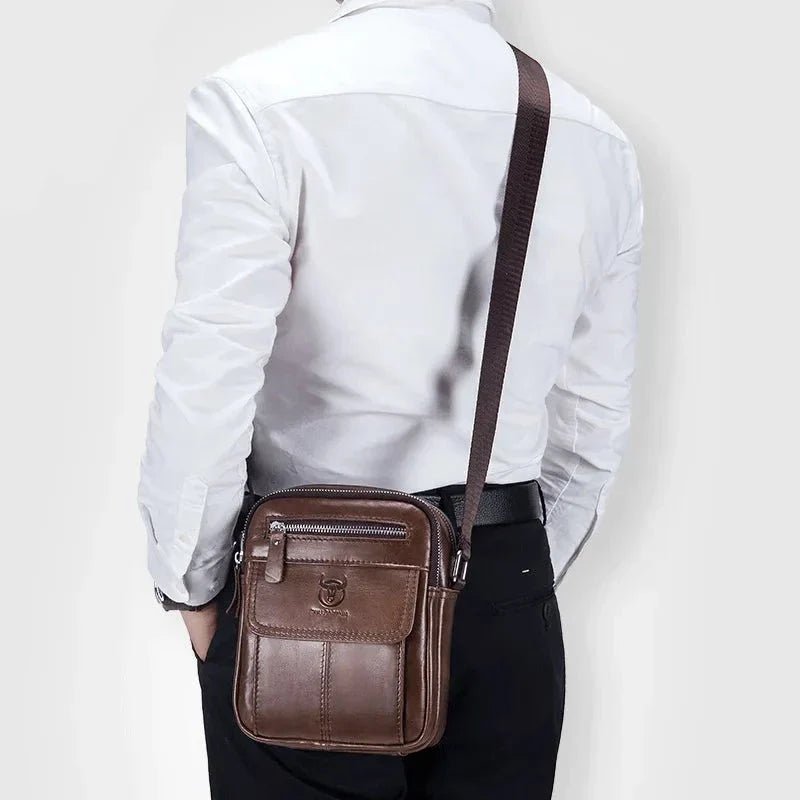 bolsa-de-ombro-em-couro-genuino-bull-captain-3690389 - Kabani