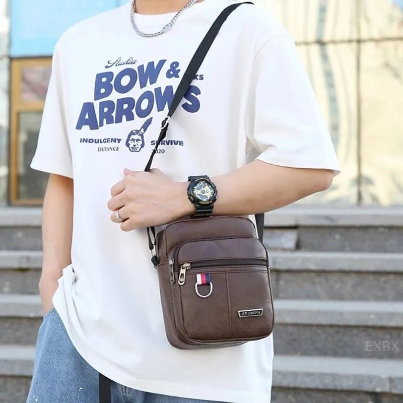 bolsa-de-ombro-em-couro-genuino-hernandes-ferraz-4280913 - Kabani