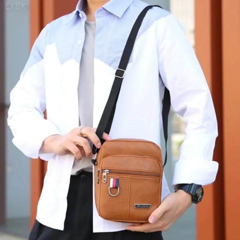 bolsa-de-ombro-em-couro-genuino-hernandes-ferraz-9572665 - Kabani