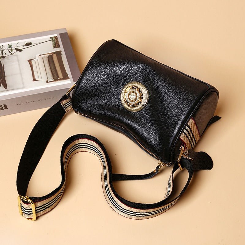 bolsa-de-ombro-feminina-pequena-couro-divier-fernandes-2707308 - Kabani