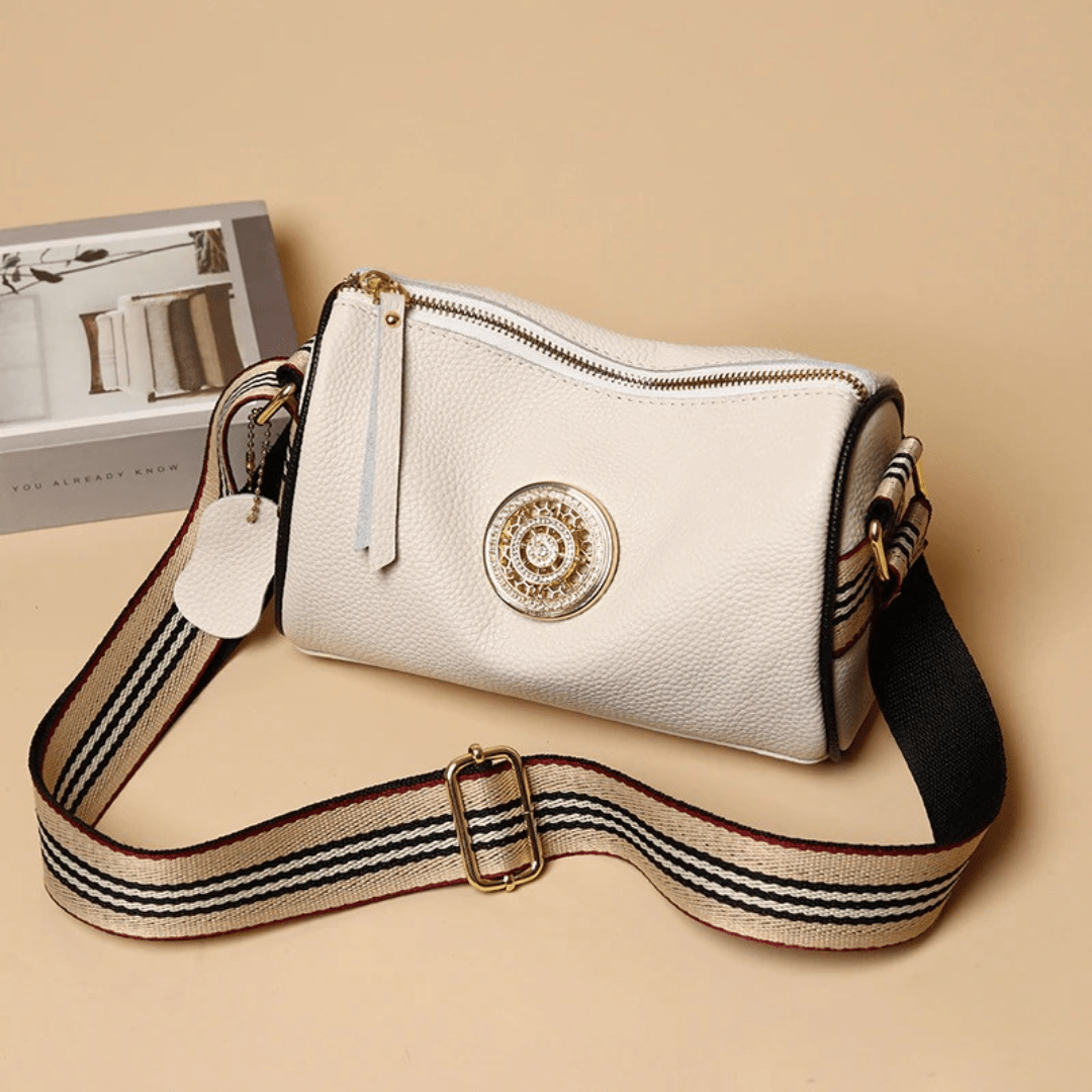 bolsa-de-ombro-feminina-pequena-couro-divier-fernandes-3766809 - Kabani