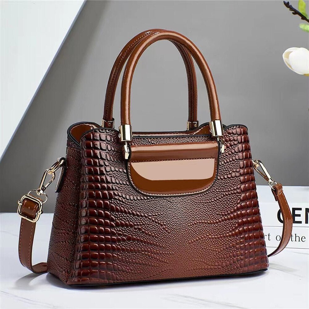 bolsa-feminina-de-couro-genuino-cecilia-lamberti-6936436 - Kabani