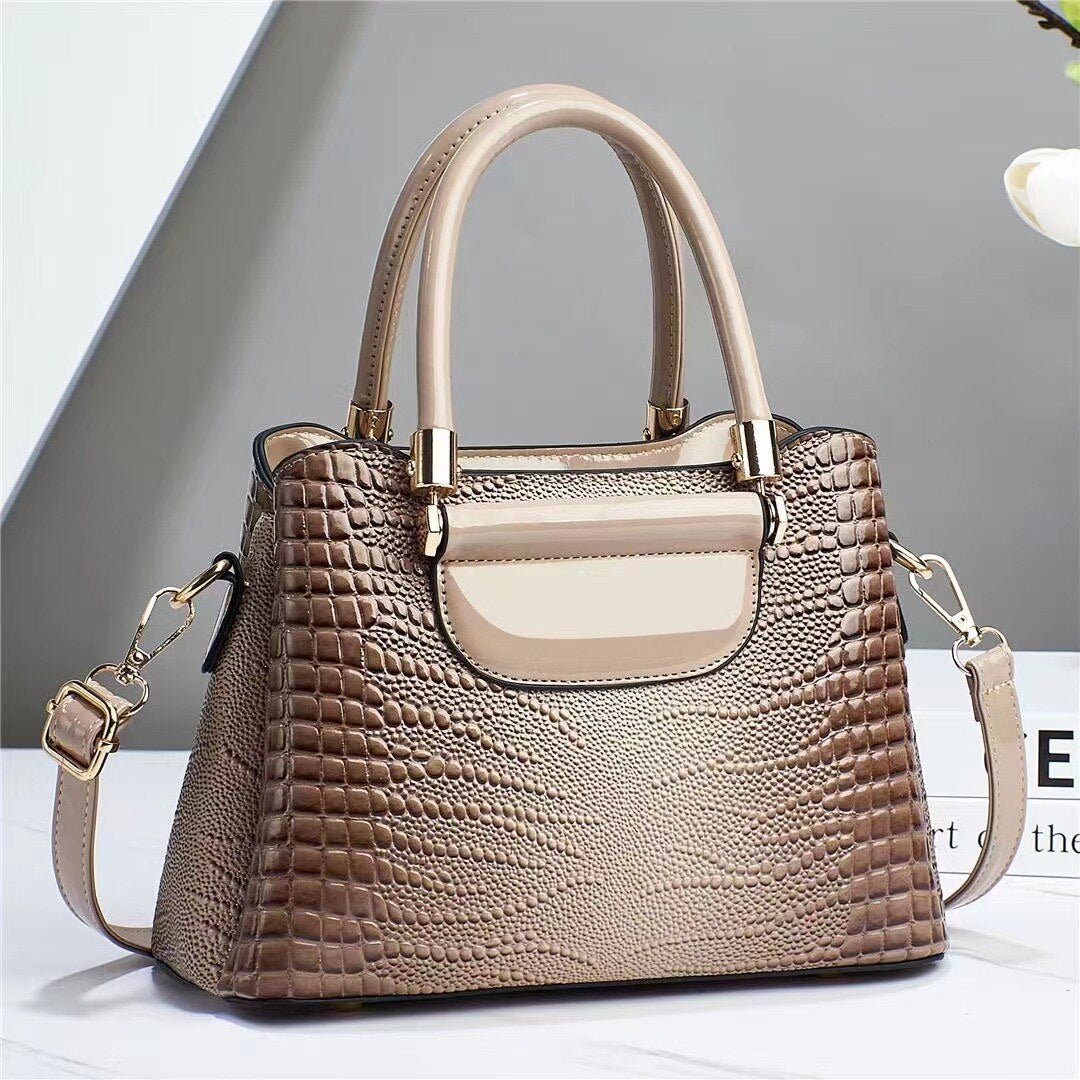 bolsa-feminina-de-couro-genuino-cecilia-lamberti-8134685 - Kabani