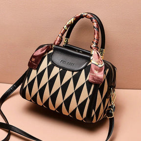 bolsa-feminina-de-couro-genuino-menezes-ferraz-6451403 - Kabani