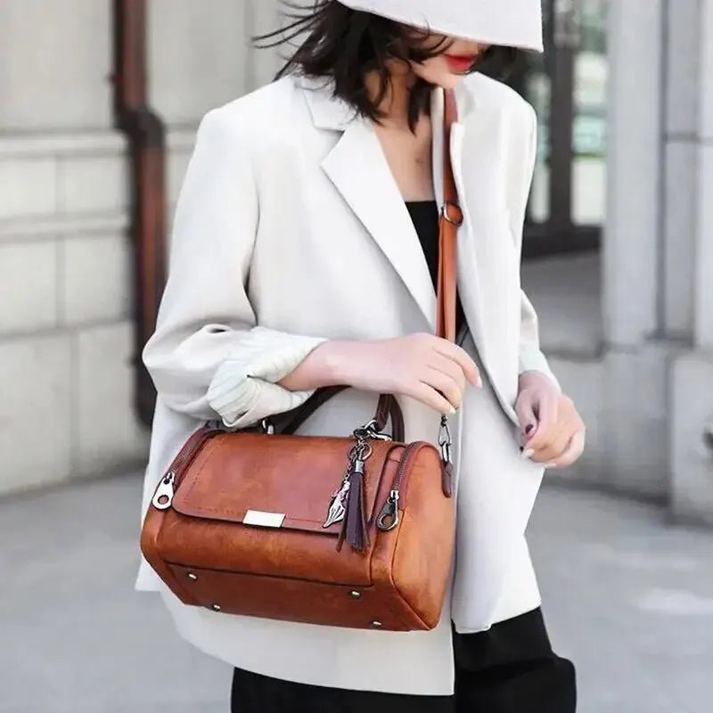bolsa-feminina-de-couro-genuino-safira-hernandes-1441050 - Kabani