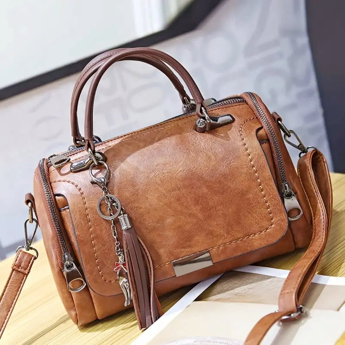 bolsa-feminina-de-couro-genuino-safira-hernandes-3142156 - Kabani