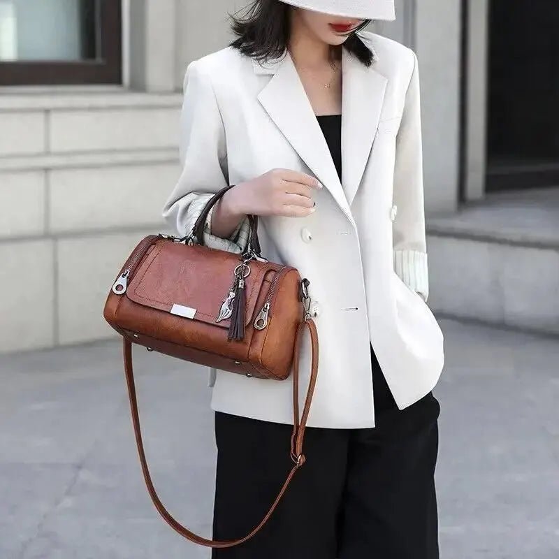 bolsa-feminina-de-couro-genuino-safira-hernandes-3198420 - Kabani