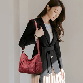bolsa-feminina-em-couro-genuino-amy-3134266 - Kabani