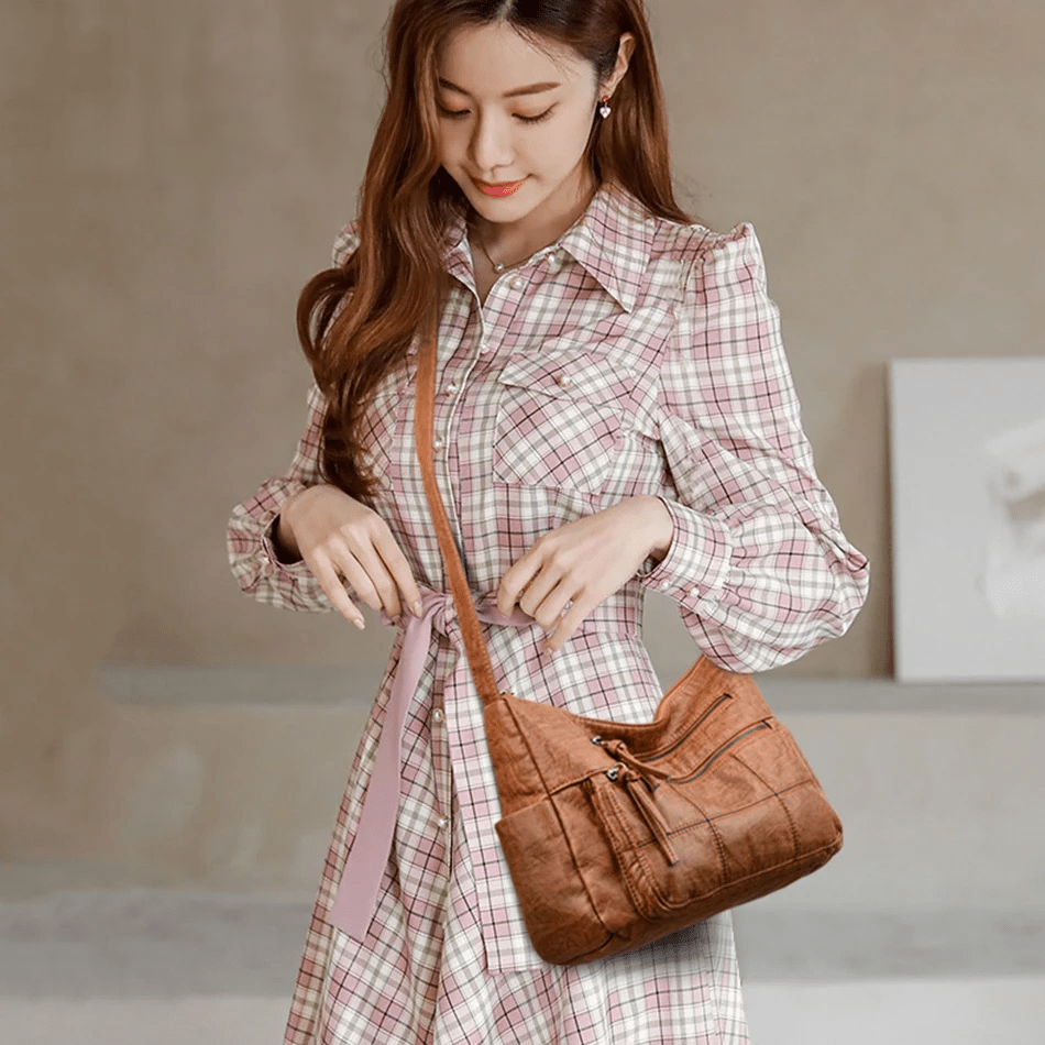 bolsa-feminina-em-couro-genuino-amy-5134134 - Kabani