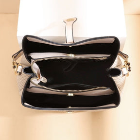 bolsa-feminina-em-couro-genuino-ayla-hernandes-8062461 - Kabani