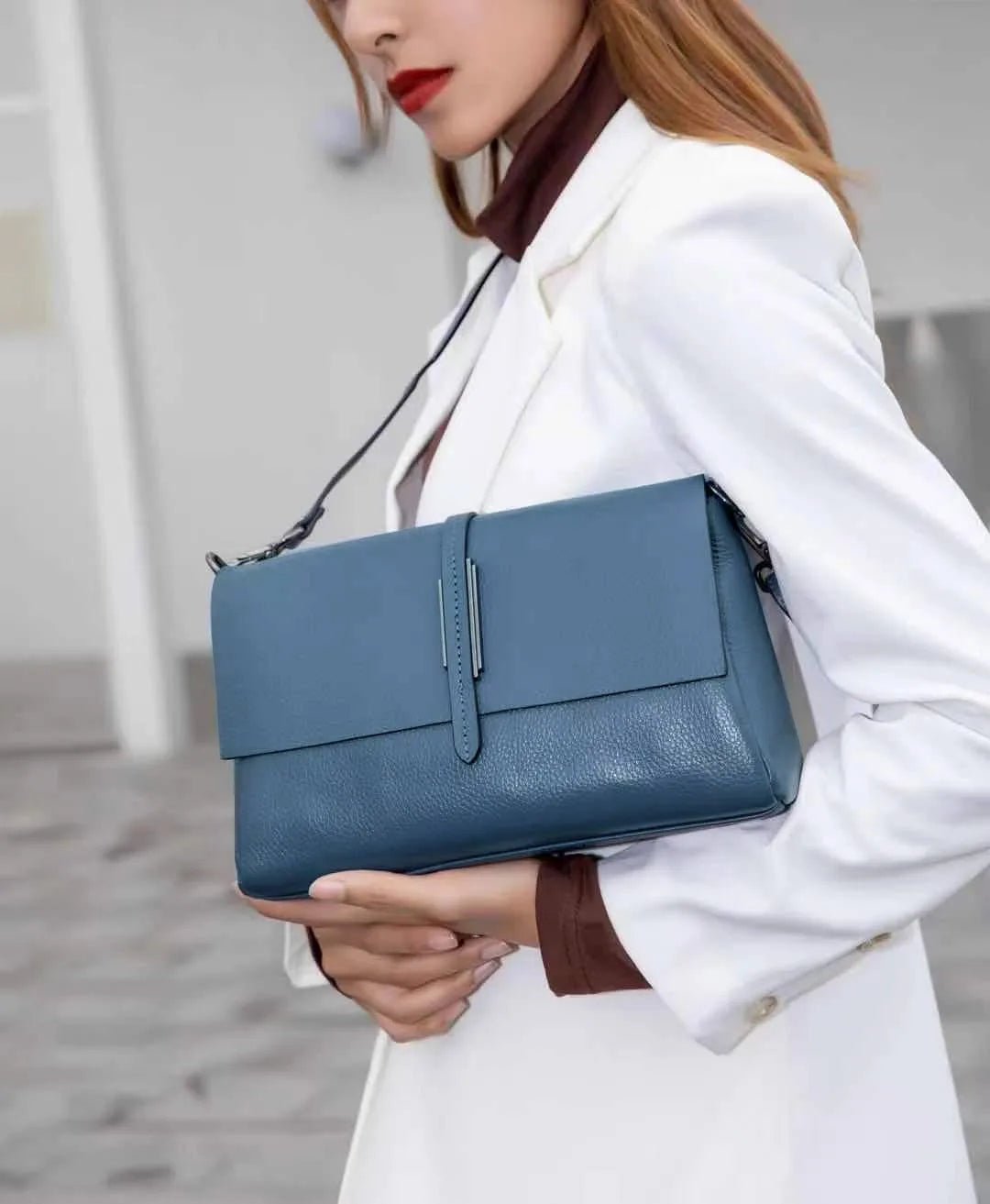 bolsa-feminina-em-couro-genuino-beatrice-milani-1070504 - Kabani