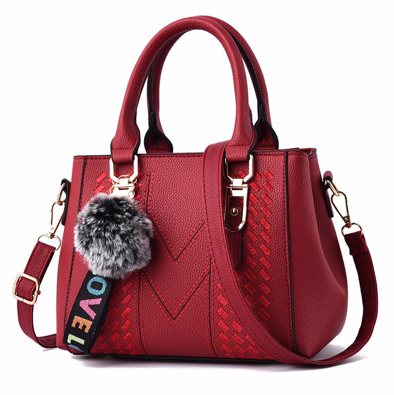 bolsa-feminina-em-couro-genuino-celinedior-brinde-exlcusivo-7134892 - Kabani