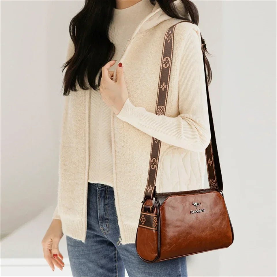 bolsa-feminina-em-couro-genuino-chloe-louise-3521576 - Kabani