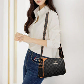 bolsa-feminina-em-couro-genuino-chloe-louise-5950861 - Kabani