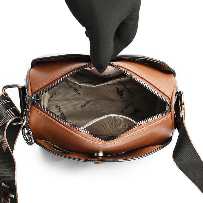 bolsa-feminina-em-couro-genuino-chloe-louise-6423428 - Kabani