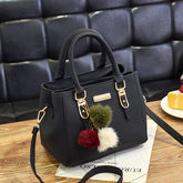 bolsa-feminina-em-couro-genuino-desiree-luxo-brinde-exclusivo-9696607 - Kabani