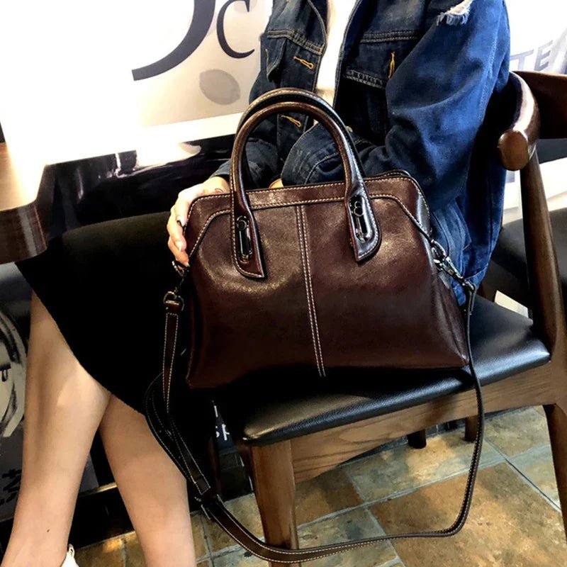 bolsa-feminina-em-couro-genuino-genuine-ane-5707268 - Kabani