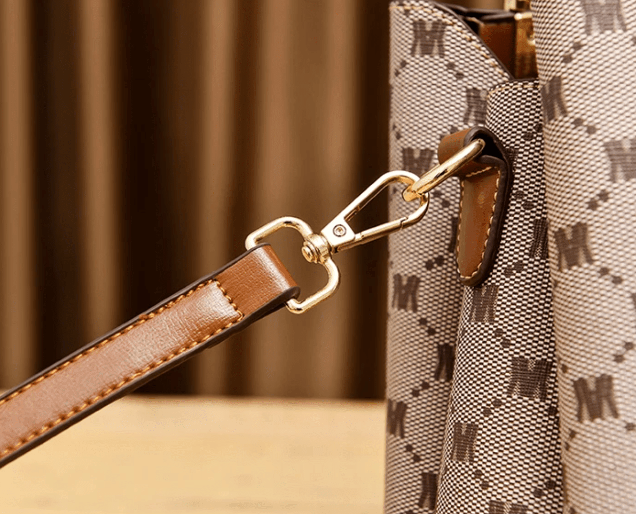 bolsa-feminina-em-couro-genuino-kelly-mili-1864797 - Kabani