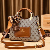 bolsa-feminina-em-couro-genuino-kelly-mili-7271573 - Kabani