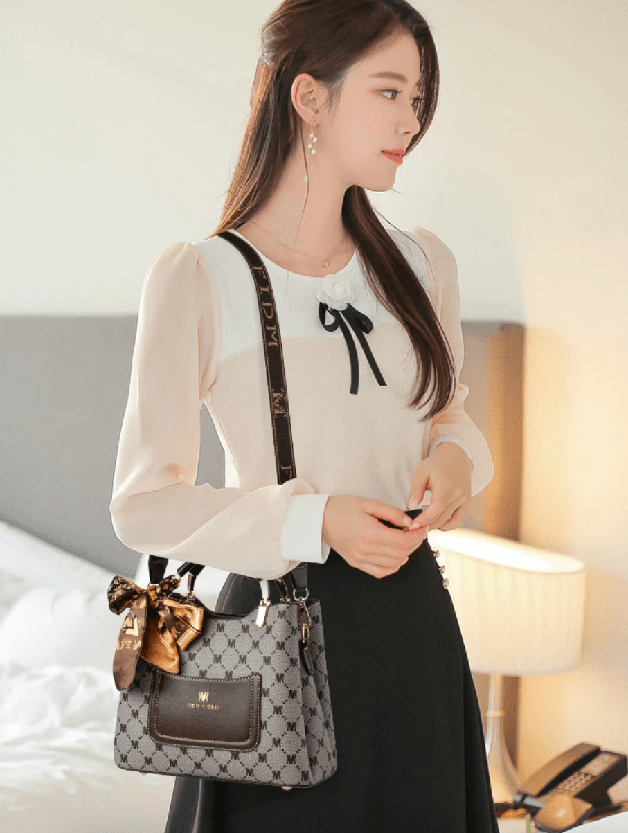 bolsa-feminina-em-couro-genuino-kelly-mili-8112717 - Kabani