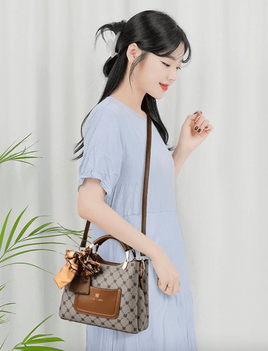 bolsa-feminina-em-couro-genuino-kelly-mili-9070788 - Kabani