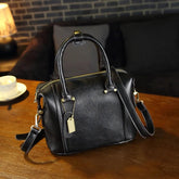 bolsa-feminina-em-couro-genuino-livian-6424096 - Kabani