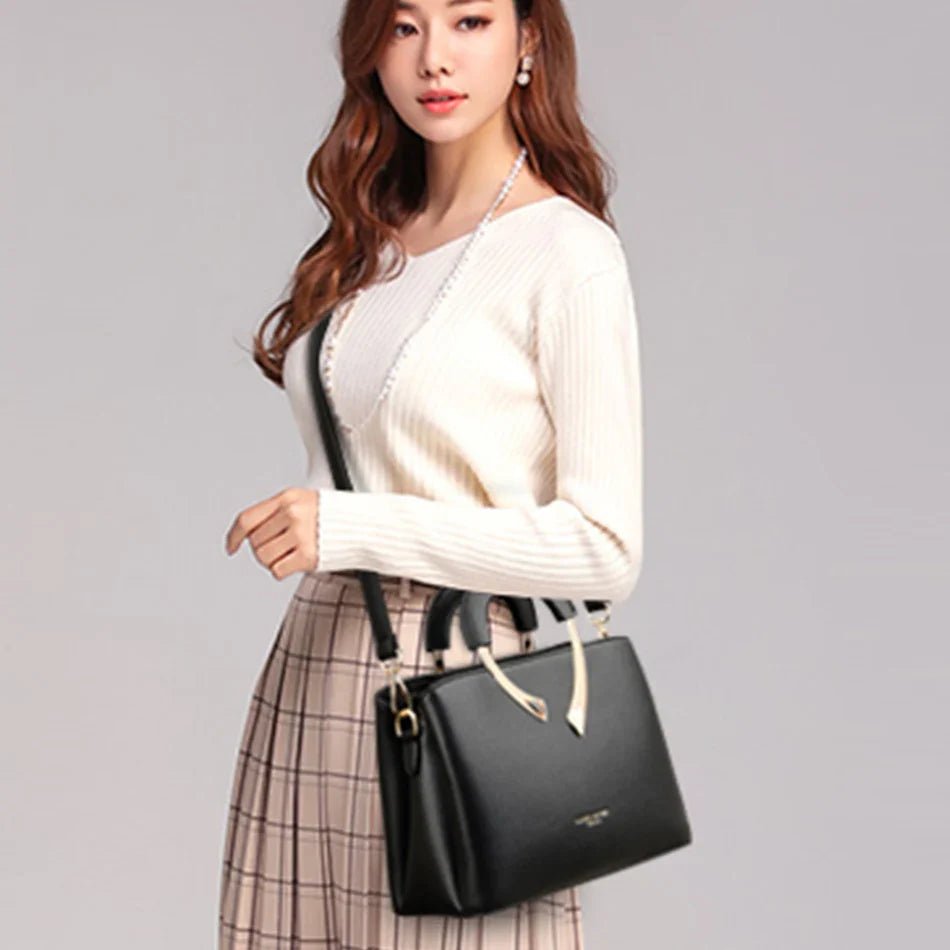 bolsa-feminina-em-couro-genuino-luxo-elegance-1898907 - Kabani