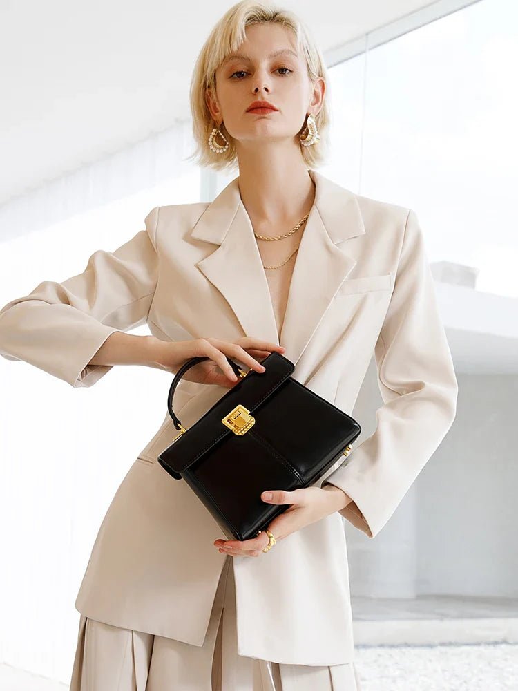 bolsa-feminina-em-couro-genuino-margot-moreau-5653145 - Kabani