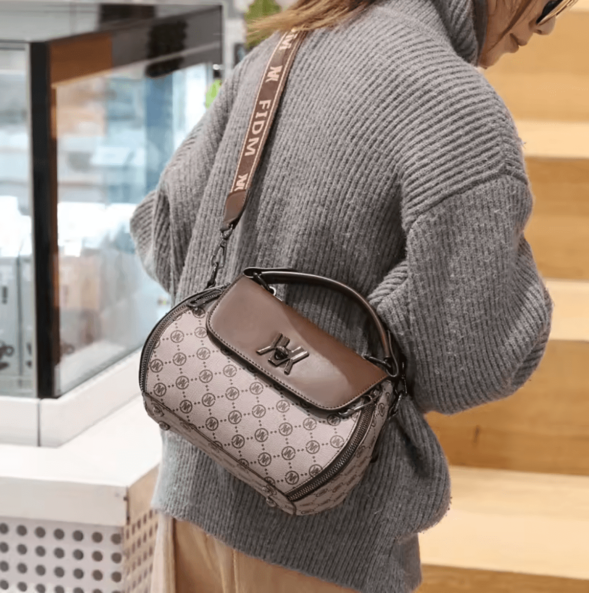 bolsa-feminina-em-couro-genuino-martini-7961827 - Kabani