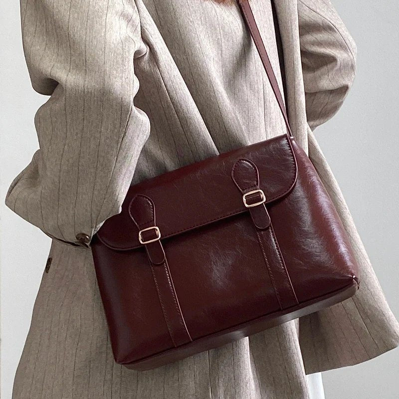 bolsa-feminina-em-couro-genuino-morissette-2065523 - Kabani