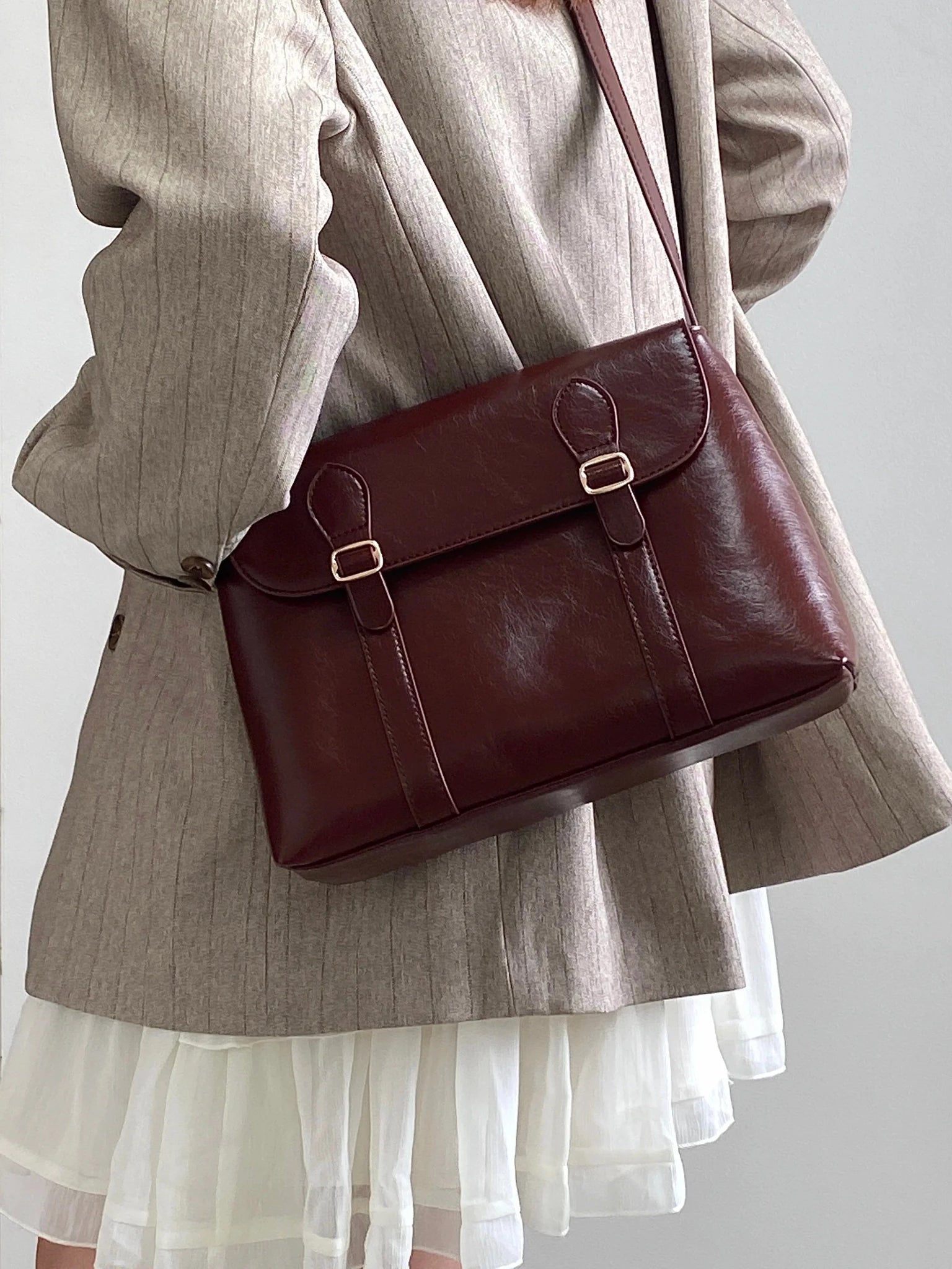 bolsa-feminina-em-couro-genuino-morissette-2462202 - Kabani