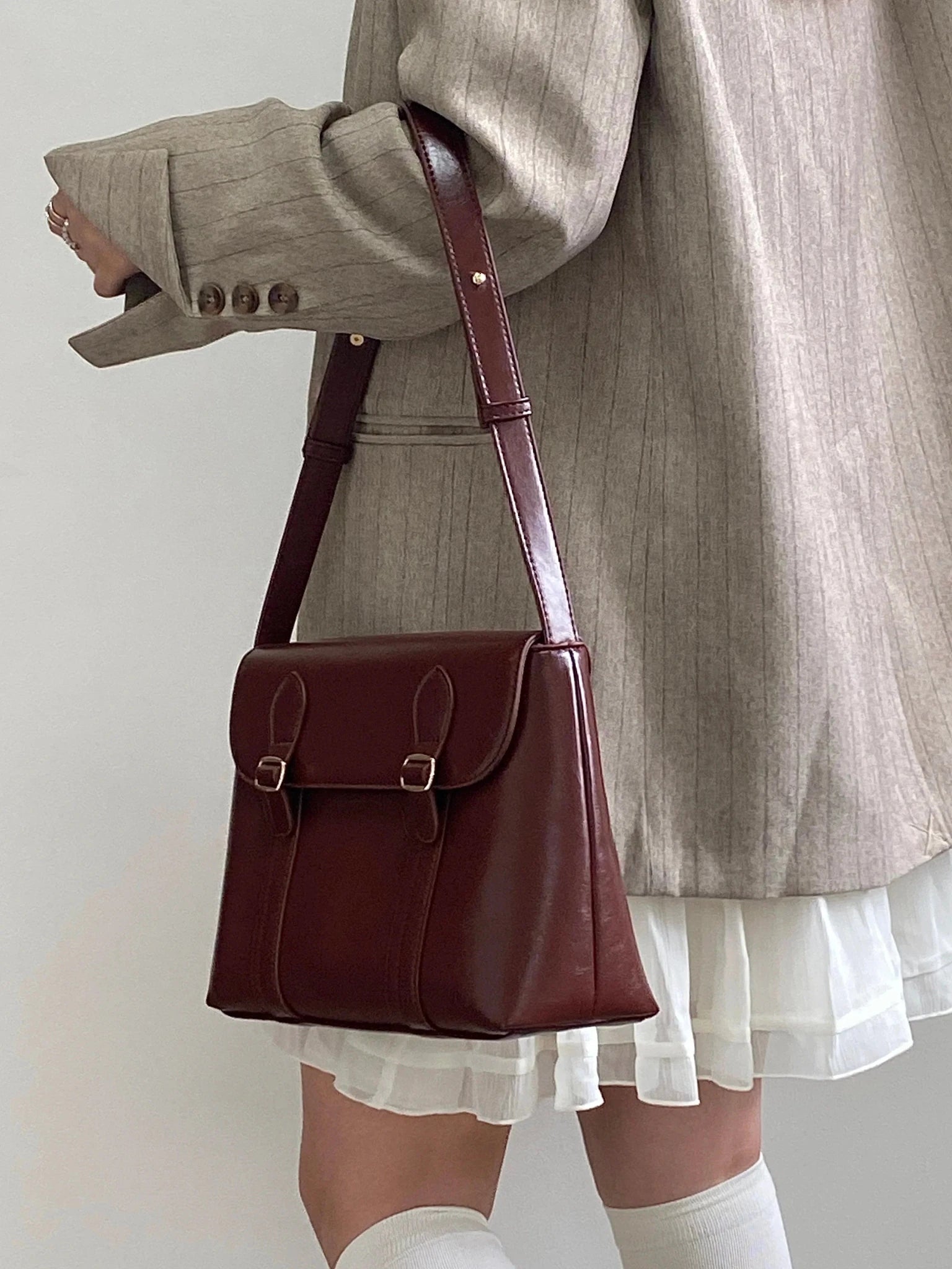 bolsa-feminina-em-couro-genuino-morissette-9606213 - Kabani