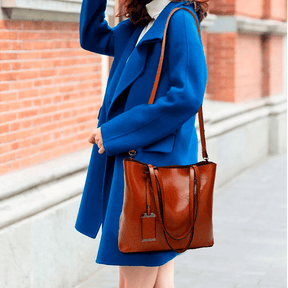 bolsa-feminina-em-couro-genuino-perla-paris-9696305 - Kabani