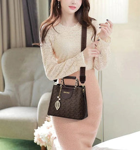 bolsa-feminina-em-couro-genuino-saint-desar-9547496 - Kabani