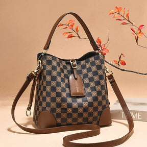 bolsa-feminina-em-couro-genuino-santini-luvi-7023366 - Kabani