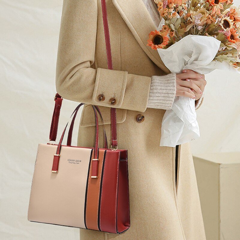 bolsa-feminina-em-couro-genuino-vesasan-2223905 - Kabani