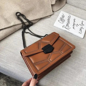 bolsa-feminina-pequena-em-couro-genuino-kelly-premium-1691749 - Kabani