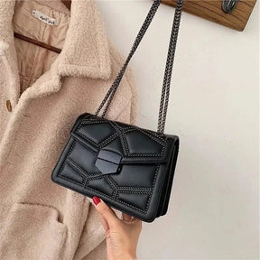 bolsa-feminina-pequena-em-couro-genuino-kelly-premium-5290706 - Kabani