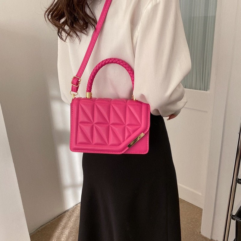 bolsa-feminina-pequena-em-couro-genuino-saintluiz-3881705 - Kabani