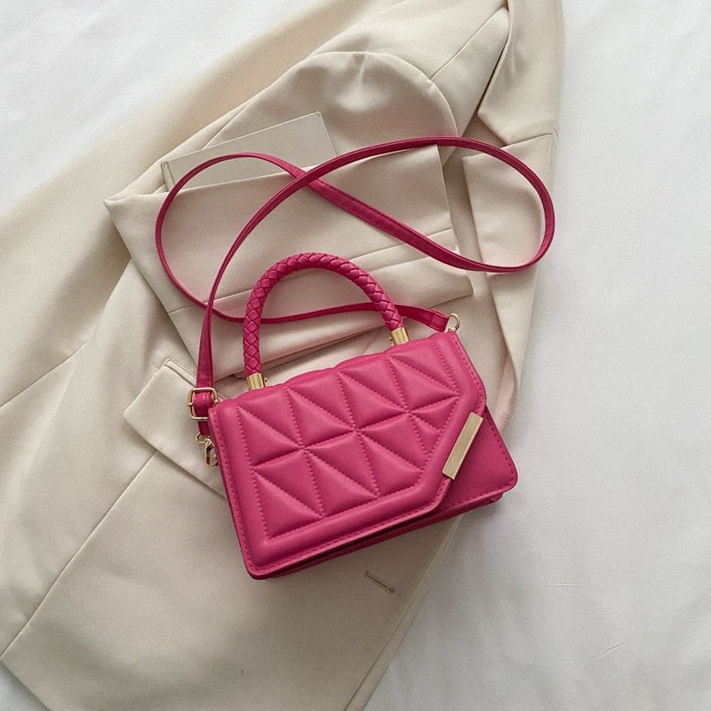 bolsa-feminina-pequena-em-couro-genuino-saintluiz-5730863 - Kabani
