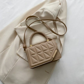 bolsa-feminina-pequena-em-couro-genuino-saintluiz-9842622 - Kabani