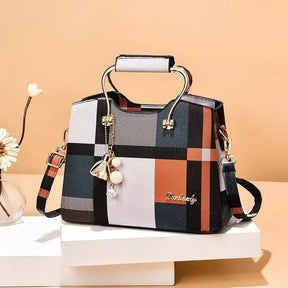 bolsa-feminina-xadrez-em-couro-genuino-queen-premium-4242505 - Kabani