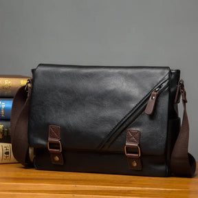 bolsa-masculina-em-couro-genuino-vitange-premium-1027729 - Kabani