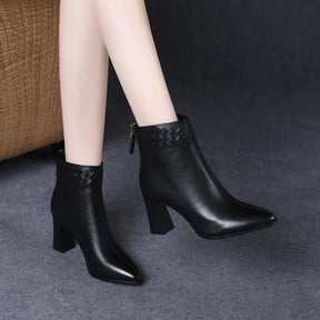 bota-feminina-de-couro-casual-saltinho-1060061 - Kabani