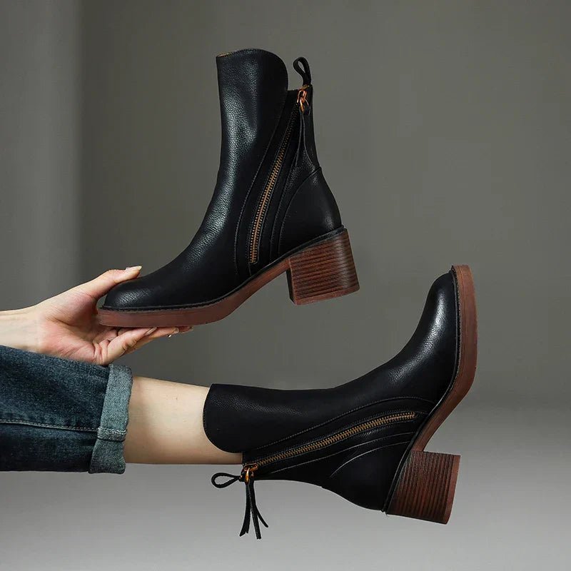 bota-feminina-de-couro-com-salto-chelsea-2182053 - Kabani