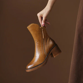 bota-feminina-de-couro-com-salto-chelsea-5088824 - Kabani