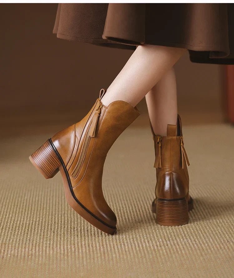 bota-feminina-de-couro-com-salto-chelsea-9705205 - Kabani